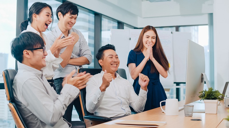 Lợi ích của dịch vụ săn đầu người là được cập nhật về thị trường lao động