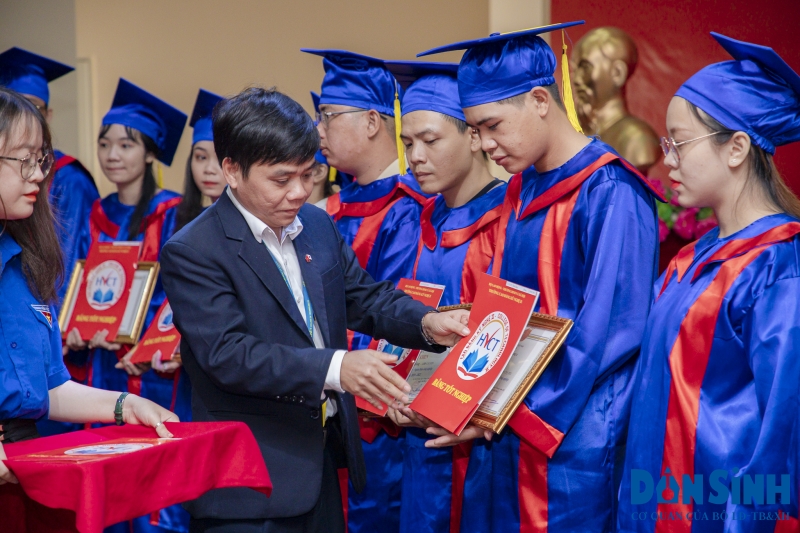 Hàng trăm sinh viên Trường Cao đẳng Kỹ nghệ II có việc làm ngay sau khi tốt nghiệp