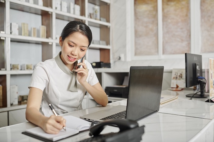 Manpower consultants calling candidates as a part of staffing service process
