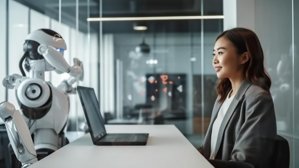 Chuyên viên tư vấn tại ManpowerGroup Vietnam sử dụng AI robot trong quá trình tuyển dụng