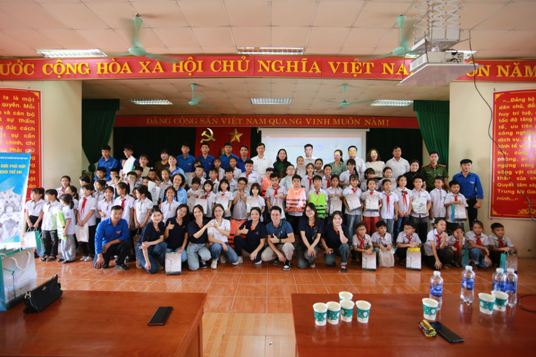 ManpowerGroup Vietnam and VAPCR hosted a CSR event in Vinh Phuc Province 