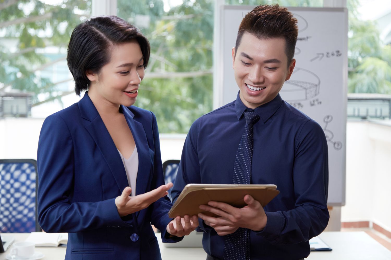 chương trình Outplacement có bao gồm cả hoạt động hướng dẫn quản lý tài chính cá nhân để giúp người lao động ổn định cuộc sống trong ngắn hạn và đảm bảo tài chính vững chắc về lâu dài.